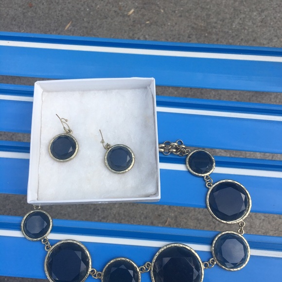 Necklaces - Picture 4 of 7